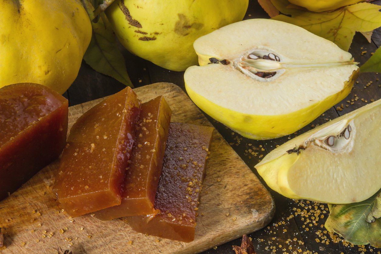 Pigwa wielkoowocowa GRUSZKOWA 160 cm - 3